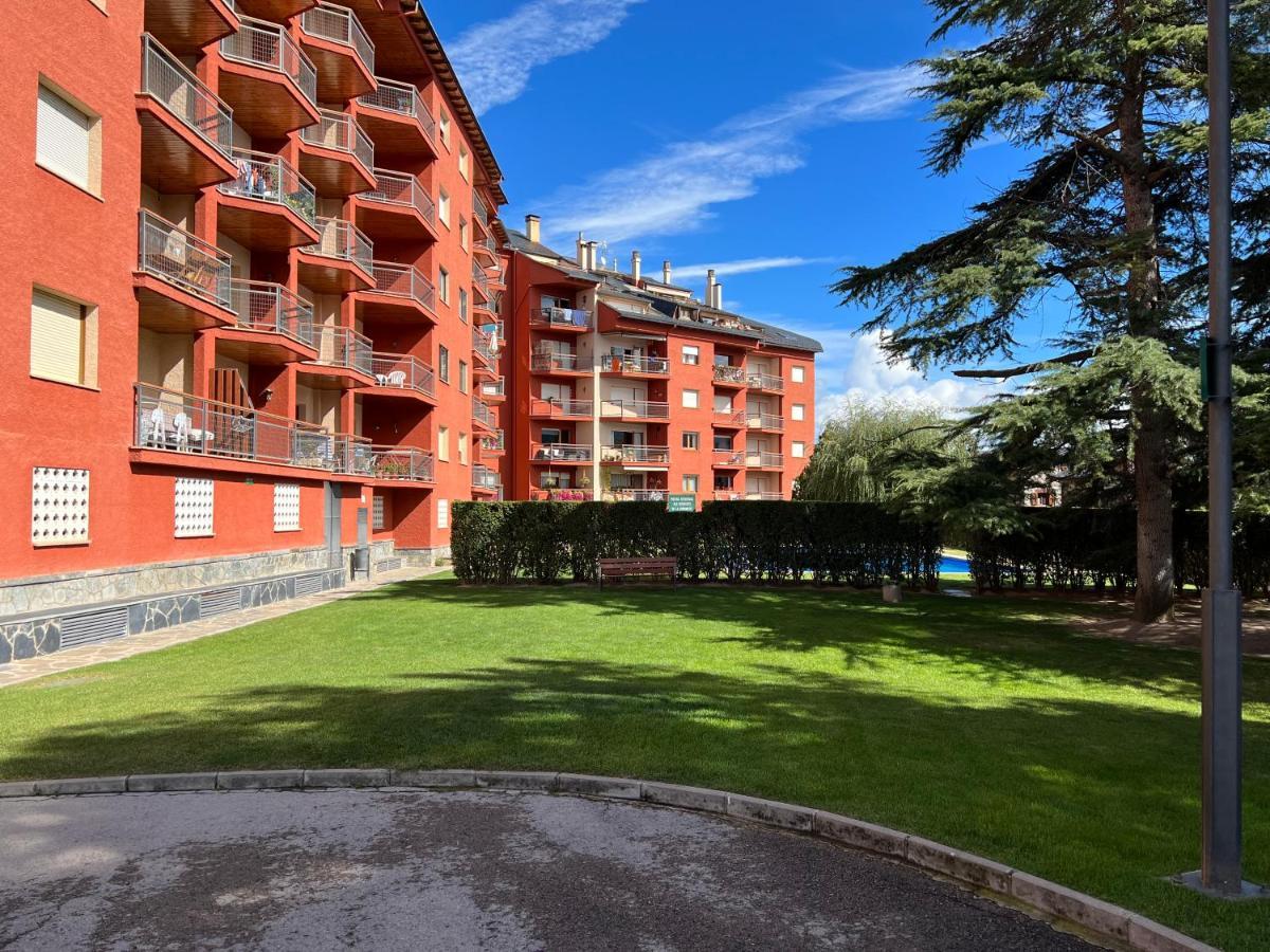 Piso Puigcerda Vistas Y Piscina Daire Dış mekan fotoğraf
